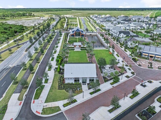 Building Photo - 923 SW Pr Ave