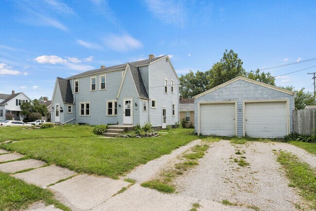 Building Photo - Wildman-Spring