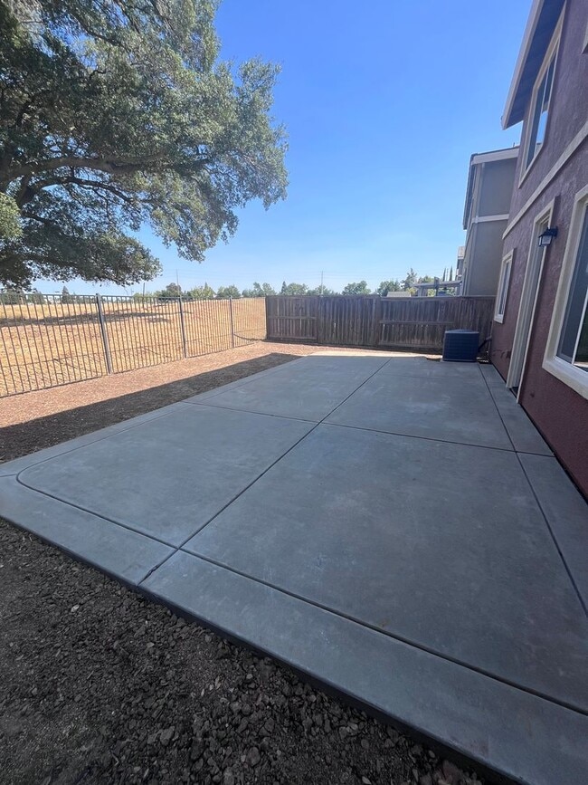 Building Photo - BEAUTIFUL HOME IN WEST ROSEVILLE!!