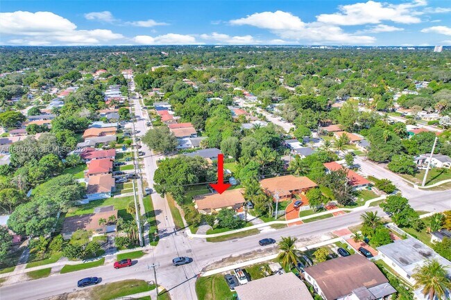 Building Photo - 14600 NE 14th Ave