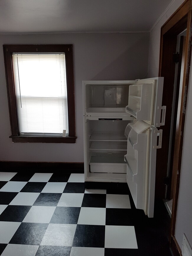 Building Photo - 510 S Middleboro Ave
