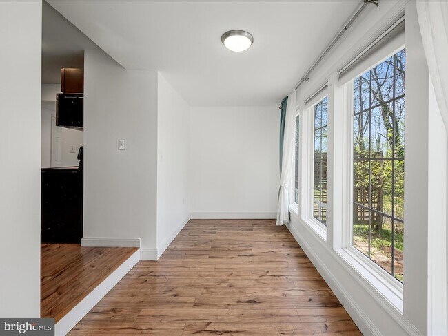 Building Photo - 5479 Main St