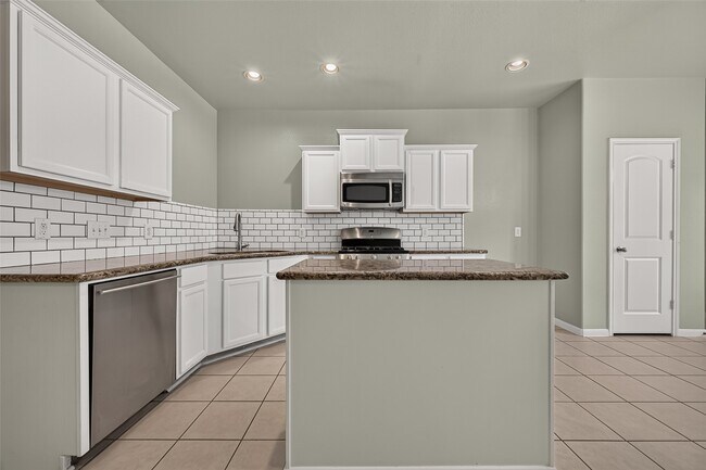 Building Photo - 2110 Castle Gardens Ln