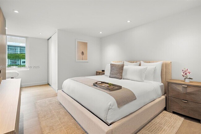 Building Photo - 2301 Collins Ave