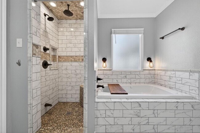 Building Photo - 1201 Dillon Lake Bend