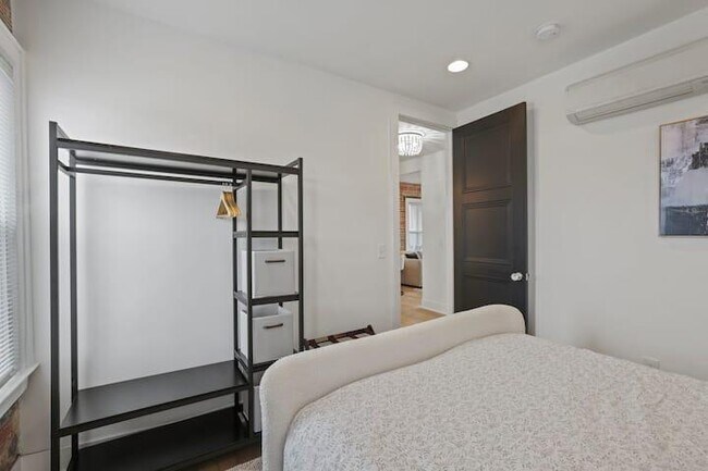 Building Photo - 383 Wilson Ave