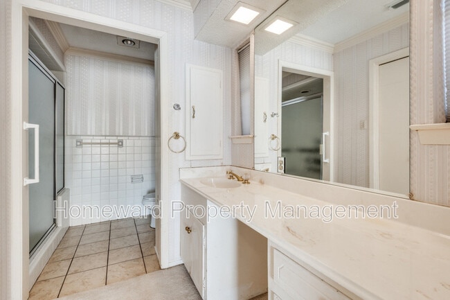Building Photo - 1612 Canyon Oaks Dr