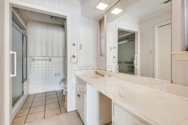 Building Photo - 204 Gerrish St