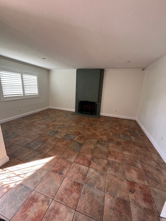 Building Photo - 12727 Shenley St