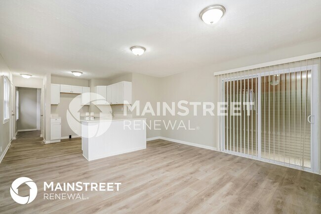 Building Photo - 1141 N Rochester Ave