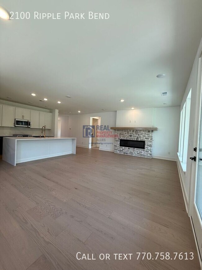 Building Photo - 2100 Ripple Pk Bnd