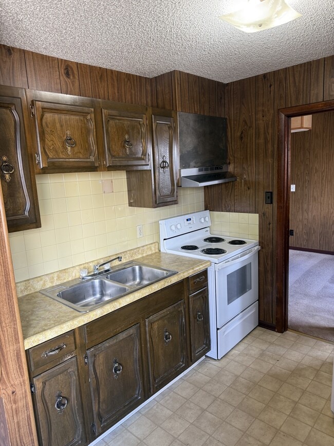 Building Photo - 405 Slater St