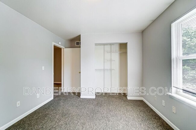 Building Photo - 3571 Turret Green Dr