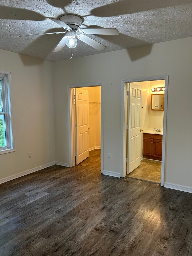 Building Photo - 148 Hannah Pickett First Ave