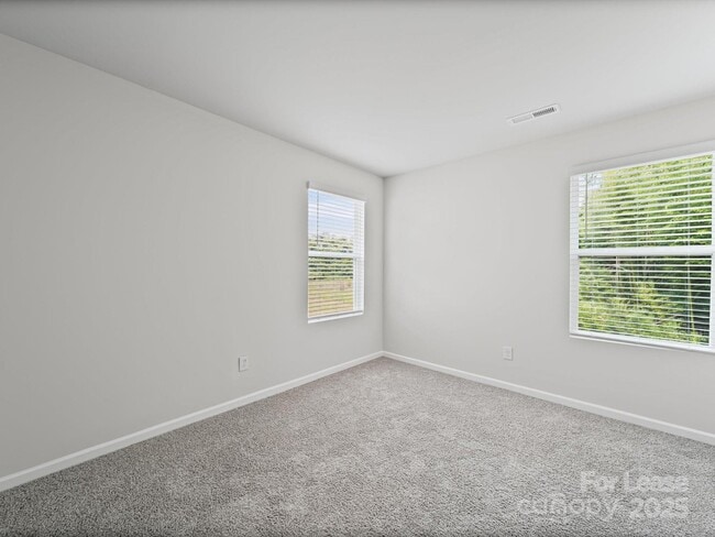 Building Photo - 914 S Battleground Ave