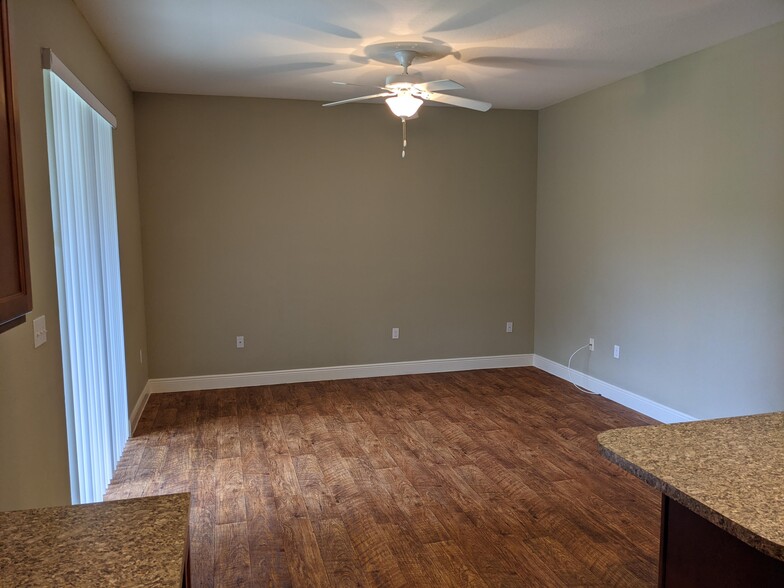 Living Room - 5107 Summer Brooke Ln