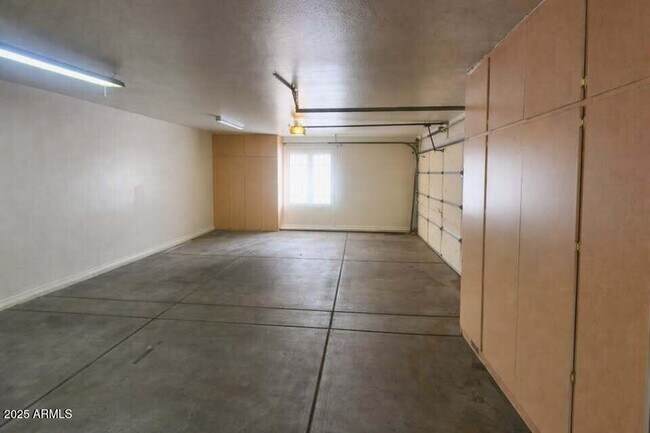 Building Photo - 4030 W Hide Trl