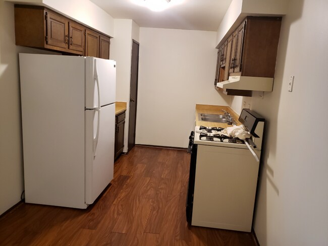 Building Photo - 7512 N Granville Rd