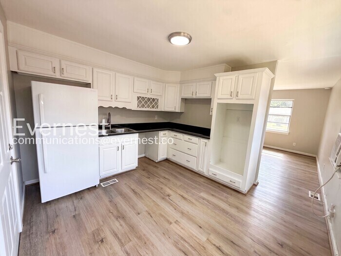 Building Photo - 1645 18th Way SW