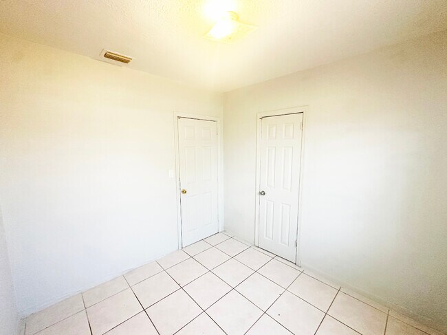 Building Photo - 15310 NW 31st Ave
