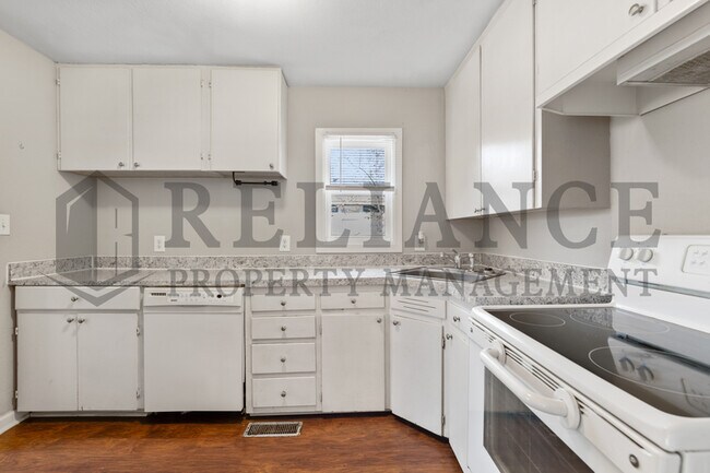 Building Photo - 2136 S Waco Ave