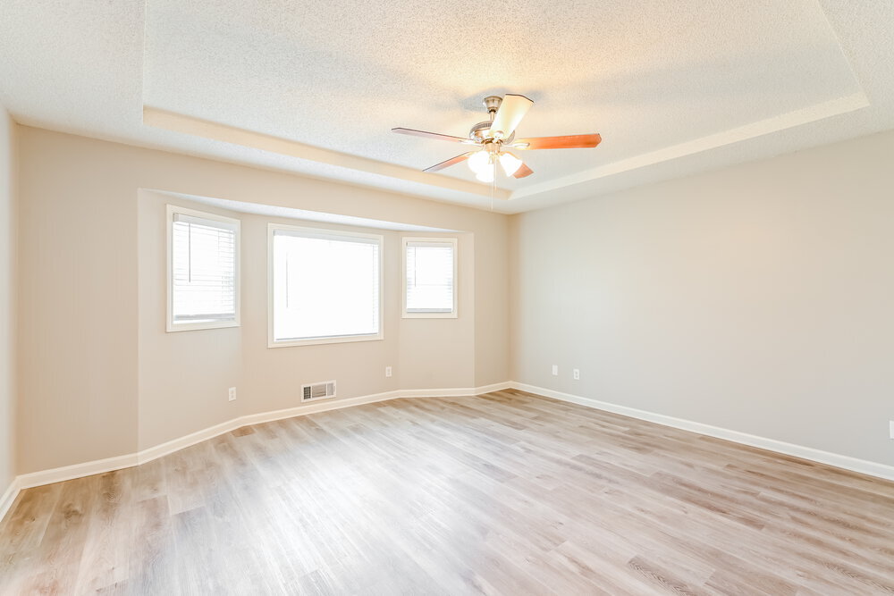 Building Photo - 5767 Riverside Dr