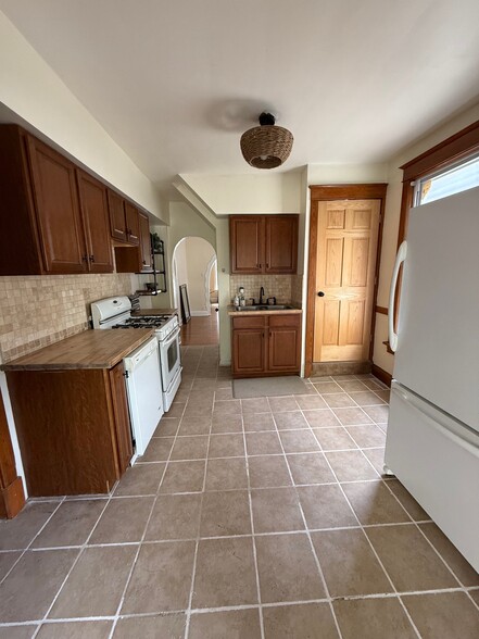 Kitchen - 10354 S Walden Pky