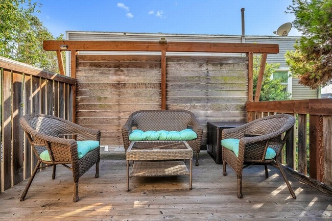 Building Photo - 204 S Guadalupe Ave