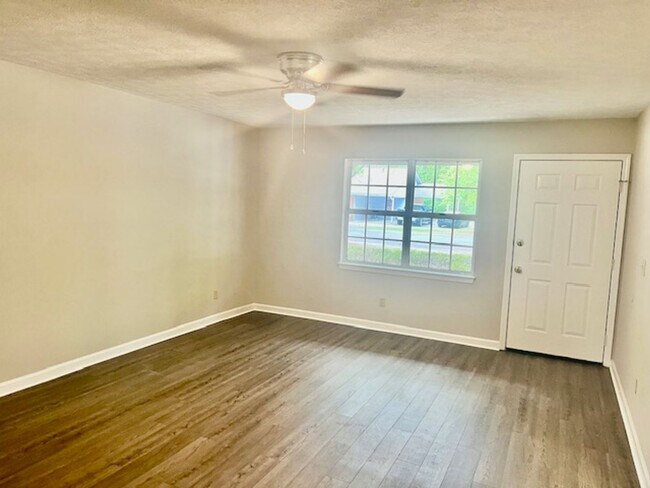 Building Photo - Stonecreek Drive #18 &amp; 20