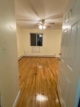 Building Photo - 1309 Vreeland Ave