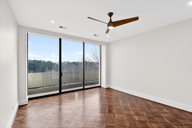 Building Photo - 2575 Peachtree Rd NE