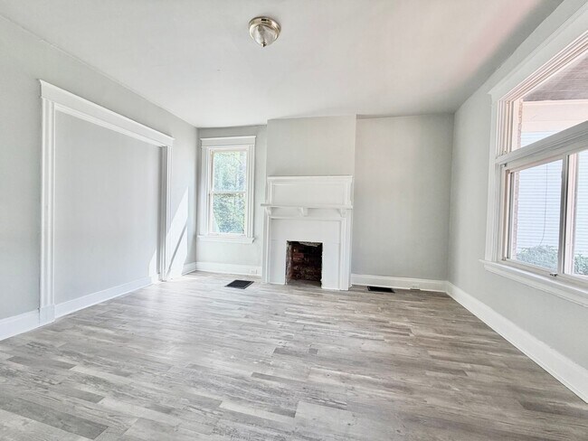 Building Photo - 1224 Ross Ave