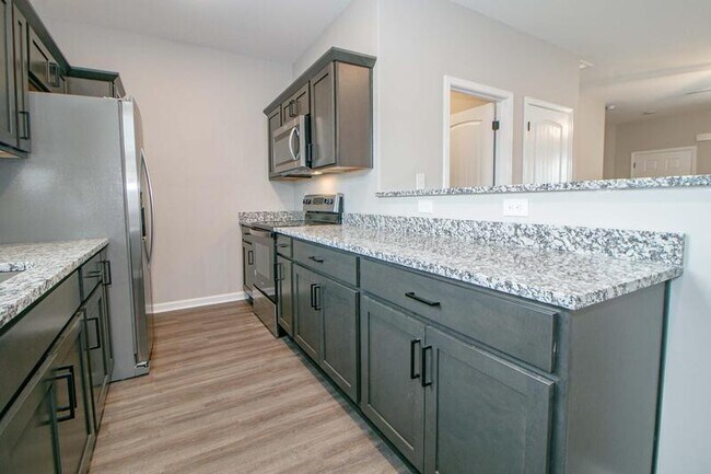 Building Photo - 1115 Hillwood Dr