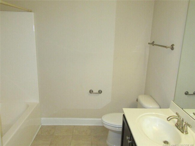 Building Photo - 512 Rossendale Dr