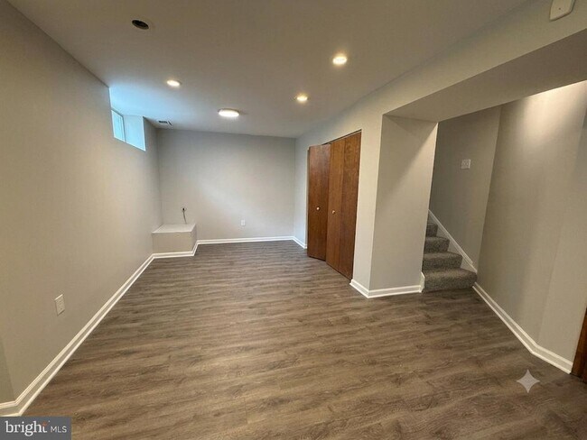 Building Photo - 9984 Shoshone Way