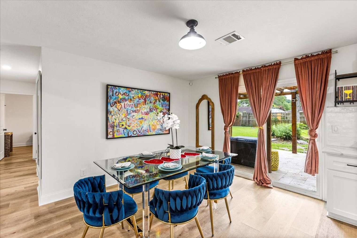 Building Photo - 5803 Farwell Dr