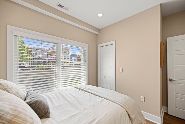 Building Photo - Totally Awesome in Trinidad! 3 bed + 2.5 BA on 2 levels