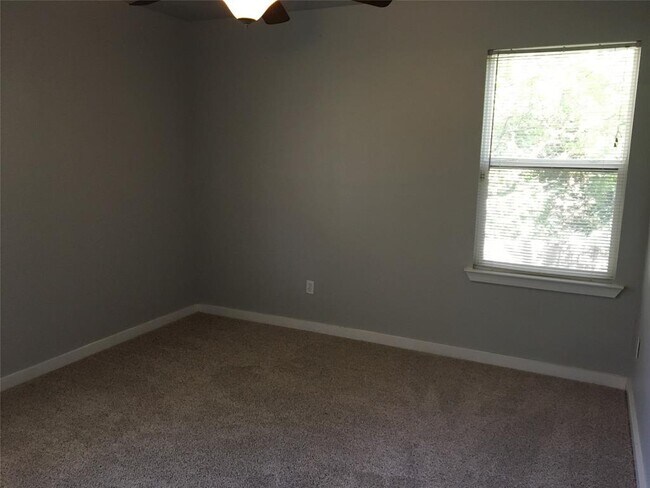 Building Photo - 4802 Clarkson Ave