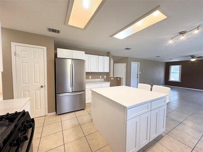 Building Photo - 1101 Wood Creek Dr