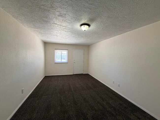 Building Photo - 317 Cagua Dr NE