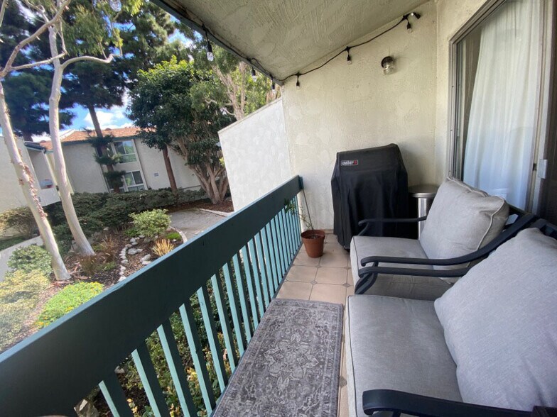 Building Photo - 902 Camino Real