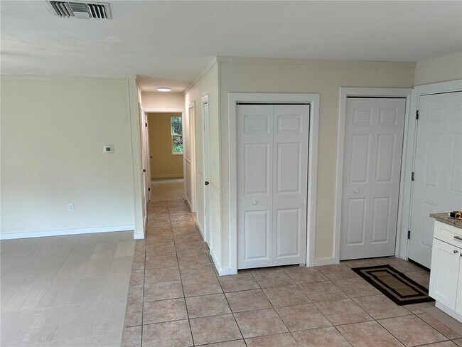 Building Photo - 2229 Adelia Blvd