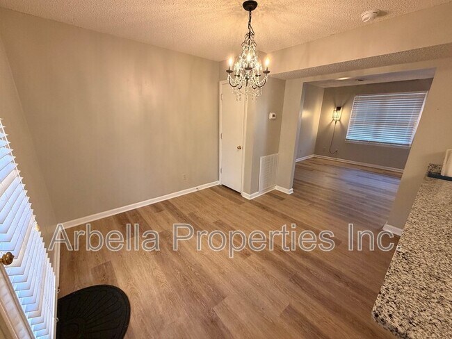 Building Photo - 1711 Herrin Dr