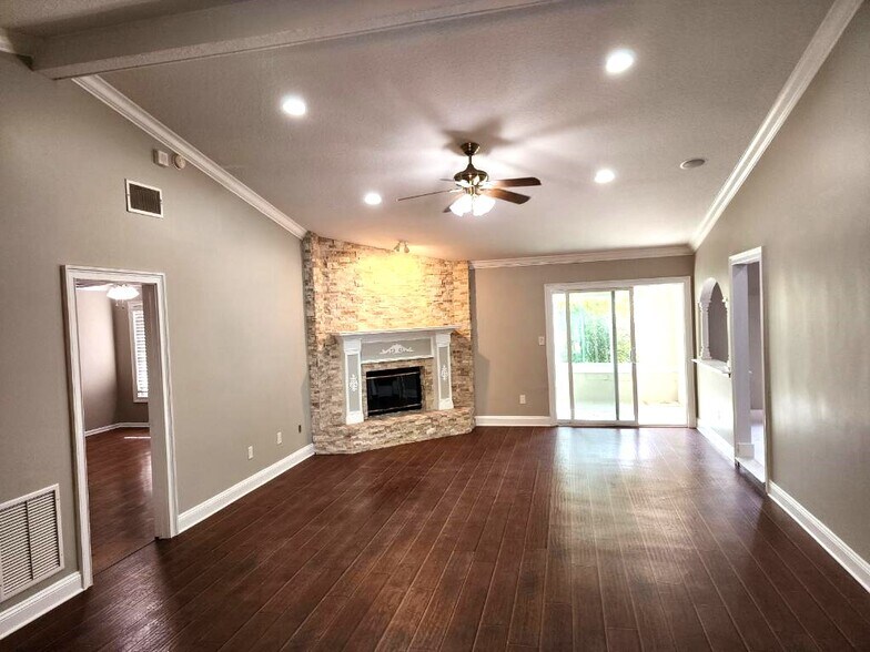 Building Photo - 10568 Turkey Scratch Ln
