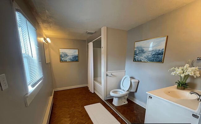 Building Photo - “A Charming Place to Call Home – Spacious 4 Bedroom - 2 Bath”