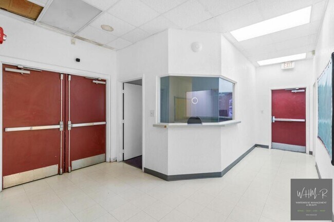 Building Photo - 926 Quincy St