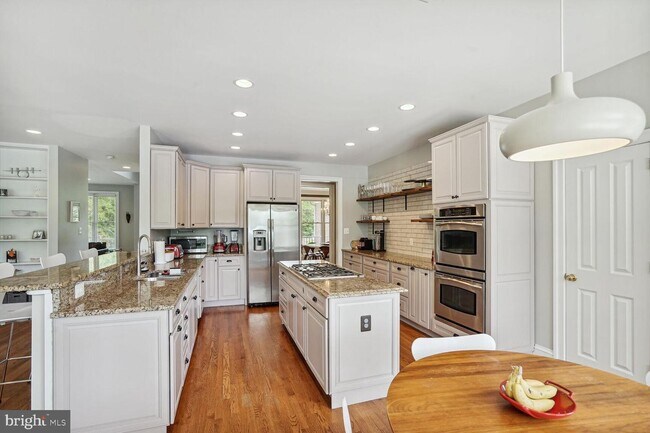 Building Photo - 5248 Clifton St