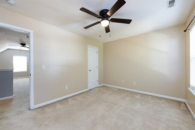 Building Photo - 4811 Sunburst Ln