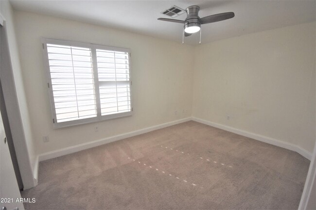 Building Photo - 768 E Irma Ln