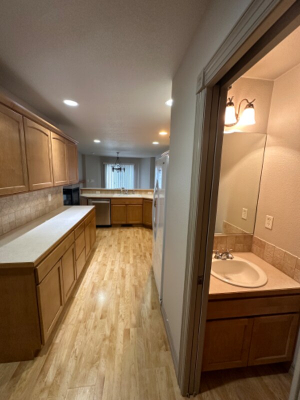 Building Photo - 4913 W 11th Street Rd